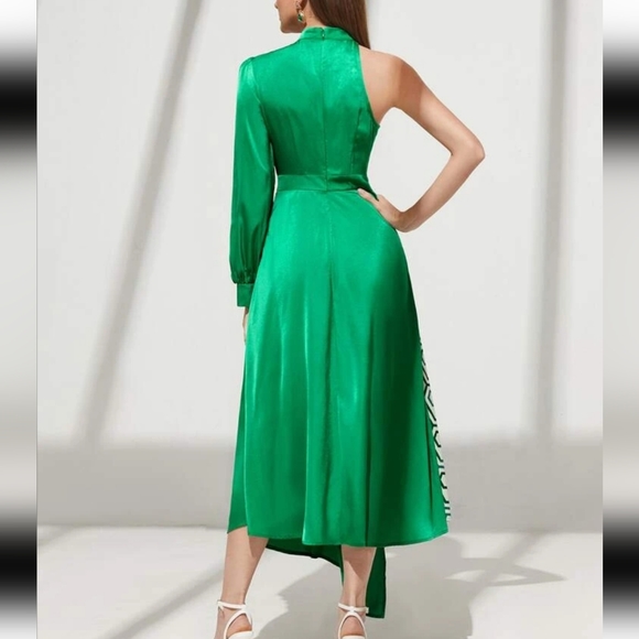 NWOT Asymmetrical split hem dress - Picture 2 of 7